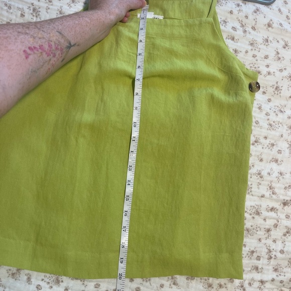 Green tank with button detailing - Picture 6 of 7